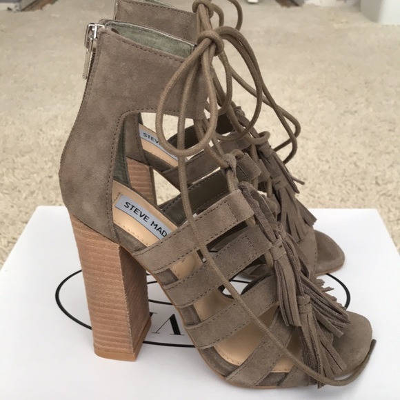 Steve Madden Tasssal Taupe Suede - Picture 3 of 7